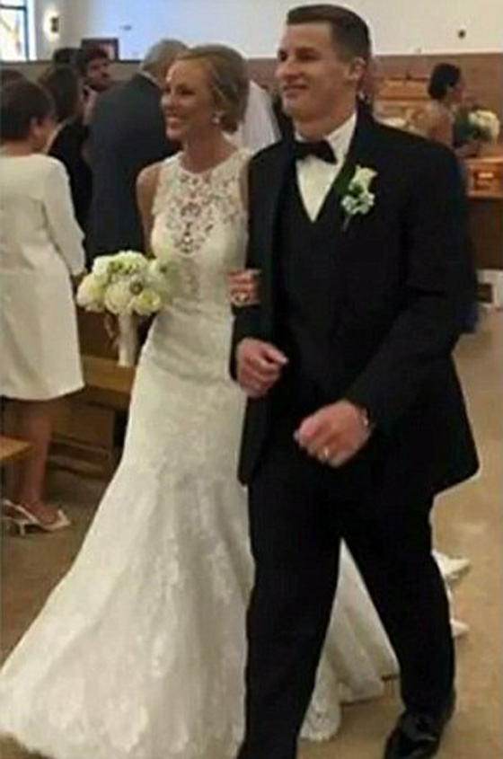 ممرضة عروس تنقذ امرأة بالتنفس الاصطناعي وهي بثوب زفافها  صورة رقم 3