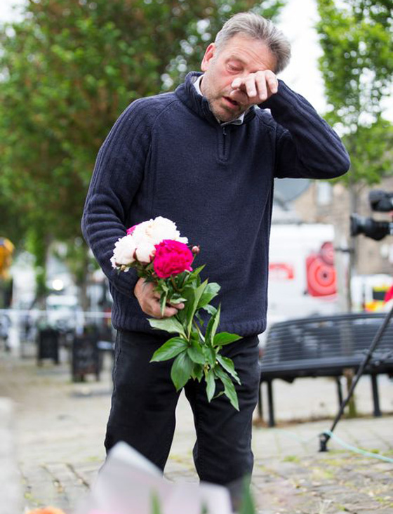 وفاة النائب جو كوكس بعد الاعتداء عليها تصدم البريطانيين صورة رقم 6