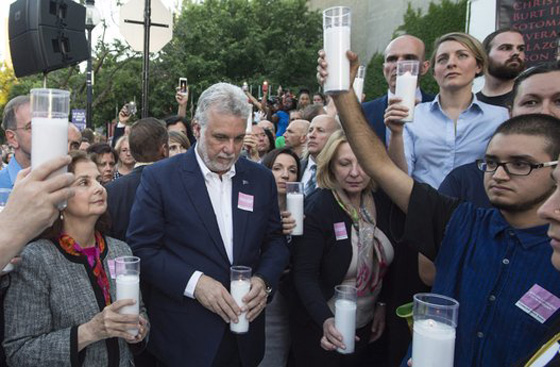 تعرُّض مسؤول كندي لاعتداء خلال تأبين ضحايا اورلاندو صورة رقم 1 تعرُّض مسؤول كندي لاعتداء خلال تأبين ضحايا اورلاندو صورة رقم 1