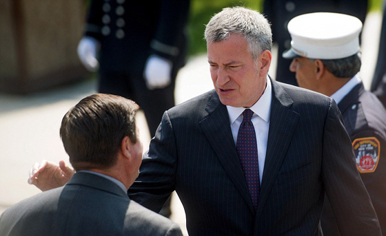 جنازة رمزية لرجل اطفاء مفقود منذ هجمات سبتمبر 2001 صورة رقم 1