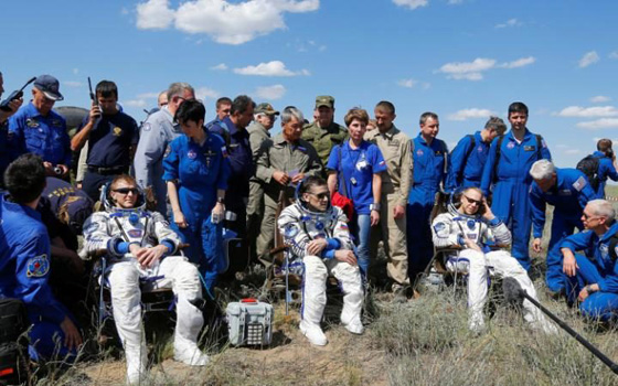 شارك رواد الفضاء بفرحة الرجوع الى الارض بعد 6 اشهر.. فيديو رائع صورة رقم 7