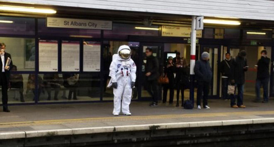 شارك رواد الفضاء بفرحة الرجوع الى الارض بعد 6 اشهر.. فيديو رائع صورة رقم 11