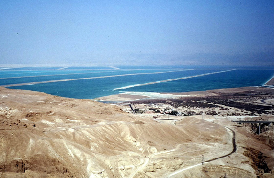 الجفاف يتهدد اعمق بقعة انخفاضا على الارض.. البحر الميت صورة رقم 3