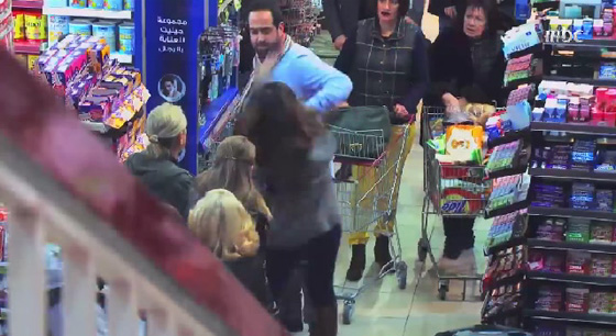 اكثر من مليون مشاهدة لفتاة تضرب رجلا اعتدى على زوجته صورة رقم 5