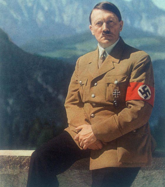 مجهول يدفع 700 الف دولار ثمن سترة ومقتنيات هتلر ويغضب اليهود صورة رقم 2 مجهول يدفع 700 الف دولار ثمن سترة ومقتنيات هتلر ويغضب اليهود صورة رقم 2