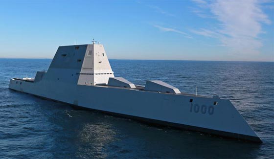 البحرية الامريكية تعرض المدمرة الشبح تكريما لضابط قتل في العراق صورة رقم 1