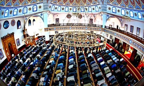 مدينة مونهايم الالمانية تهب المسلمين ارضا مجانية لبناء مسجد صورة رقم 3