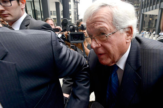 عمل فاضح يزج برئيس مجلس النواب الامريكي في السجن صورة رقم 2 عمل فاضح يزج برئيس مجلس النواب الامريكي في السجن صورة رقم 2