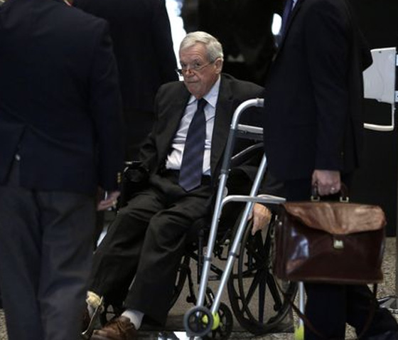 عمل فاضح يزج برئيس مجلس النواب الامريكي في السجن صورة رقم 6 عمل فاضح يزج برئيس مجلس النواب الامريكي في السجن صورة رقم 6