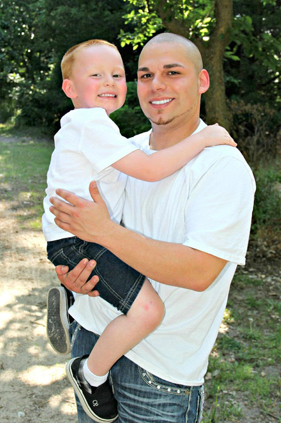 والد يدعم طفله المصاب بالسرطان بوشم غير تقليدي صورة رقم 7