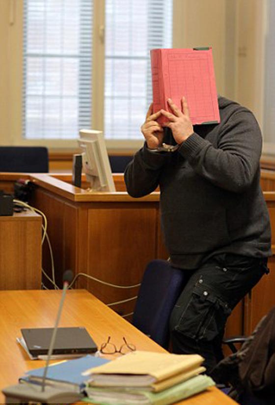 ممرض الماني يعترف بانه قتل 30 من مرضاه بالجرعة الزائدة!! صورة رقم 5