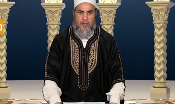 فقيه جزائري يتحدث عن تعدد الزوجات بمرح ويربطه بالوحدة المغربية!! صورة رقم 1