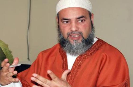 فقيه جزائري يتحدث عن تعدد الزوجات بمرح ويربطه بالوحدة المغربية!! صورة رقم 4