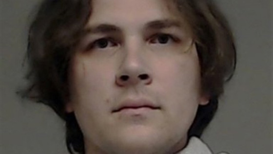 نسي طفلته بالسيارة حتى ماتت ثم وضعها في الثلاجة لانعاشها صورة رقم 1 نسي طفلته بالسيارة حتى ماتت ثم وضعها في الثلاجة لانعاشها صورة رقم 1