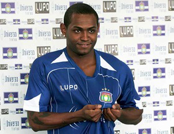 اعتقال لاعب برازيلي اغتصب 3 فتيات قاصرات تحت تأثير الكحول صورة رقم 7 اعتقال لاعب برازيلي اغتصب 3 فتيات قاصرات تحت تأثير الكحول صورة رقم 7