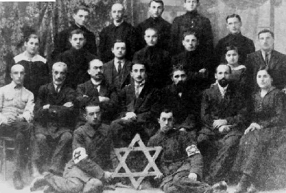  7 عائلات ثرية تحكم العالم وتسيطر على الجزء الاكبر من ثرواته  صورة رقم 7