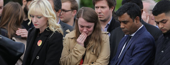 دموع الانفصال.. صدمة تسود بريطانيا ما بين خيبة الامل والسعي لتغيير النوعية صورة رقم 1