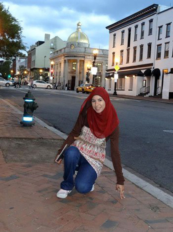 من هي الفتاة المصرية التي جلست بين اوباما وزوكربرغ في قمة للاعمال؟ صورة رقم 3