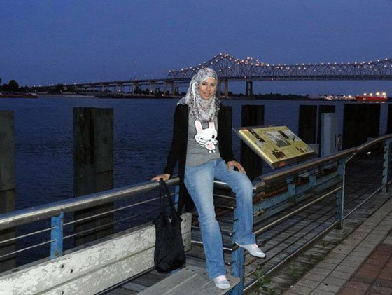 من هي الفتاة المصرية التي جلست بين اوباما وزوكربرغ في قمة للاعمال؟ صورة رقم 5