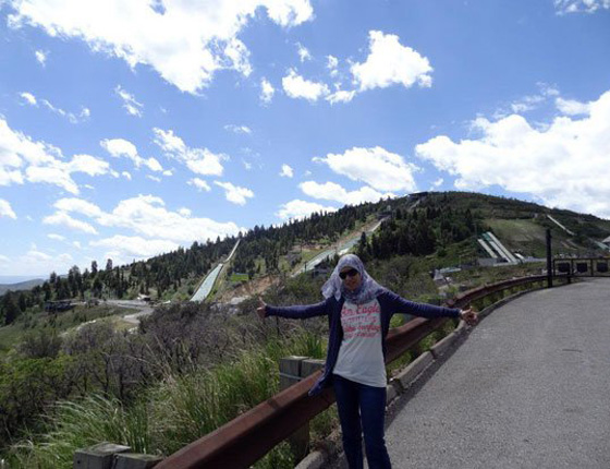 من هي الفتاة المصرية التي جلست بين اوباما وزوكربرغ في قمة للاعمال؟ صورة رقم 8