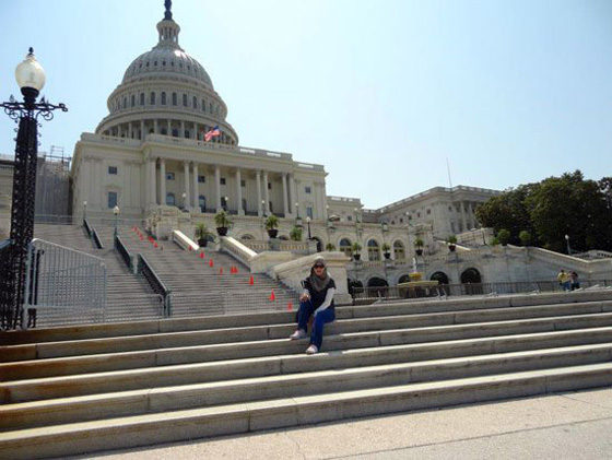 من هي الفتاة المصرية التي جلست بين اوباما وزوكربرغ في قمة للاعمال؟ صورة رقم 10