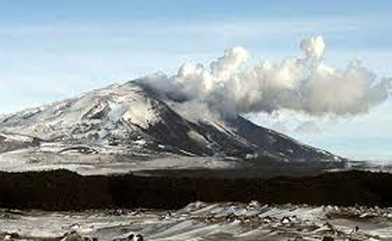 بعد خمود  16 عاما.. الانفجار يتهدد بوابة الجحيم الايسلندية في كل لحظة صورة رقم 3