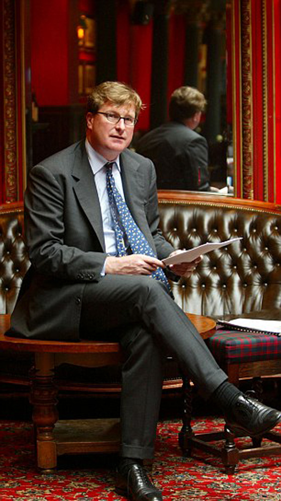 غرقت بلاده في بحر من الخسائر.. وحلق في سماء الارباح الخيالية صورة رقم 5 غرقت بلاده في بحر من الخسائر.. وحلق في سماء الارباح الخيالية صورة رقم 5