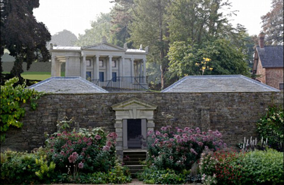 غرقت بلاده في بحر من الخسائر.. وحلق في سماء الارباح الخيالية صورة رقم 2 غرقت بلاده في بحر من الخسائر.. وحلق في سماء الارباح الخيالية صورة رقم 2