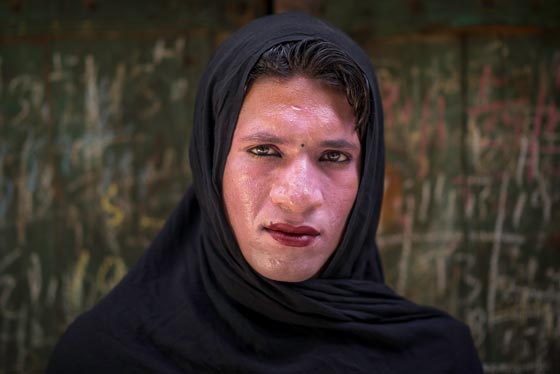  باكستان.. فتوى تبيح وتجيز الزواج من المغييرين حالتهم صورة رقم 1