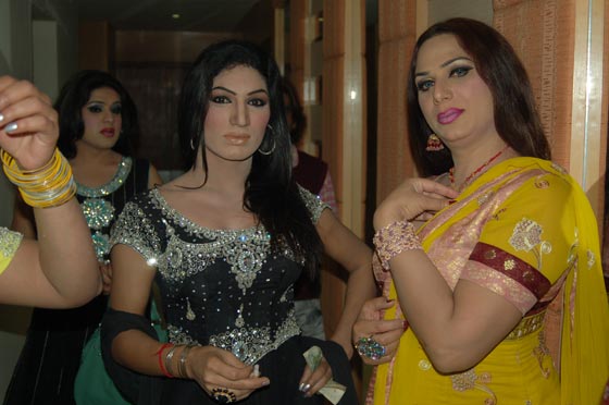  باكستان.. فتوى تبيح وتجيز الزواج من المغييرين حالتهم صورة رقم 5