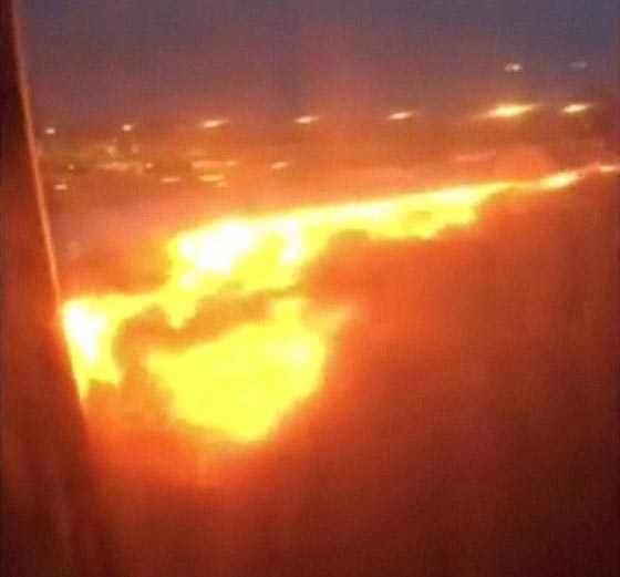 اشتعال النار في طائرة ركاب بعد اقلاعها من سنغافورة الى ميلانو صورة رقم 2