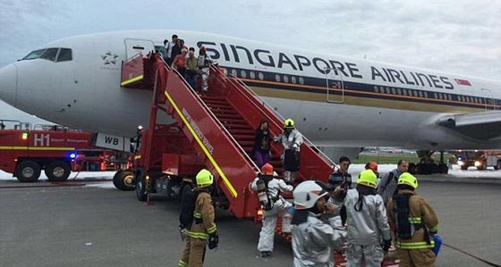 اشتعال النار في طائرة ركاب بعد اقلاعها من سنغافورة الى ميلانو صورة رقم 9
