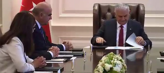 اردوغان يعد بتخفيف الحصار عن غزة وسفينة مساعدات في الطريق صورة رقم 2