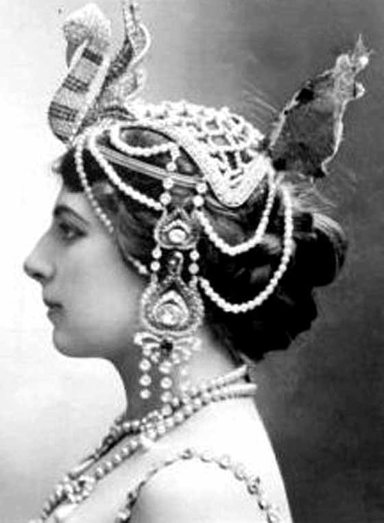 لماذا ضحكت الجاسوسة ماتا هاري بعد صدور الحكم باعدامها؟ صورة رقم 10