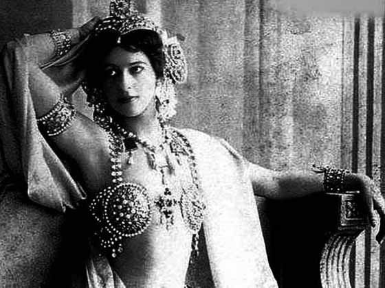 لماذا ضحكت الجاسوسة ماتا هاري بعد صدور الحكم باعدامها؟ صورة رقم 4