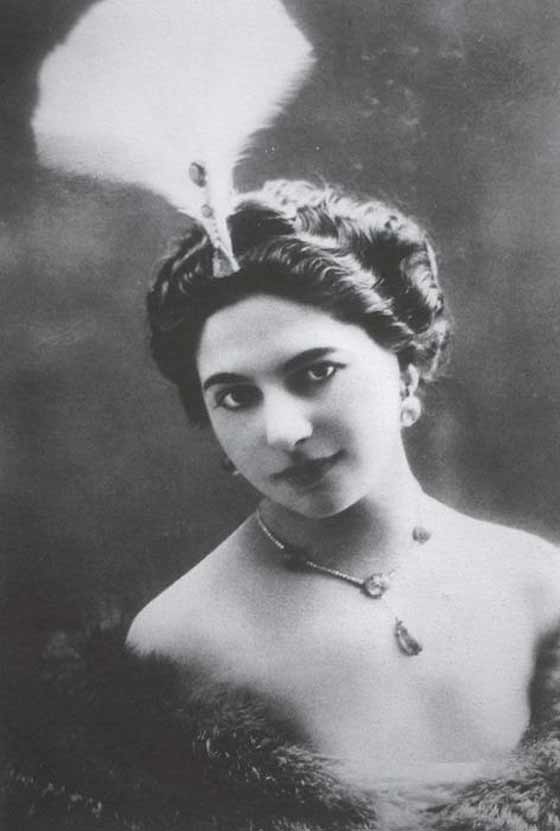 لماذا ضحكت الجاسوسة ماتا هاري بعد صدور الحكم باعدامها؟ صورة رقم 11