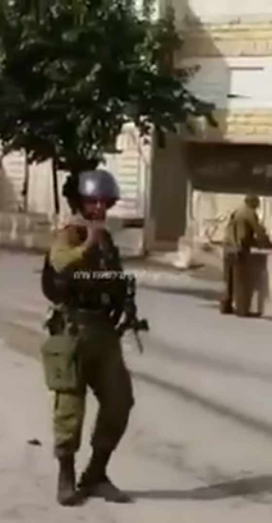 عملية طعن في الخليل تسفر عن مقتل فلسطيني ومستوطِنة صورة رقم 2