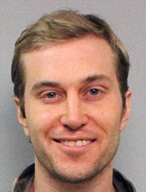 امريكي يطلب من المحكمة السماح له بالزواج من كمبيوتره صورة رقم 3 امريكي يطلب من المحكمة السماح له بالزواج من كمبيوتره صورة رقم 3