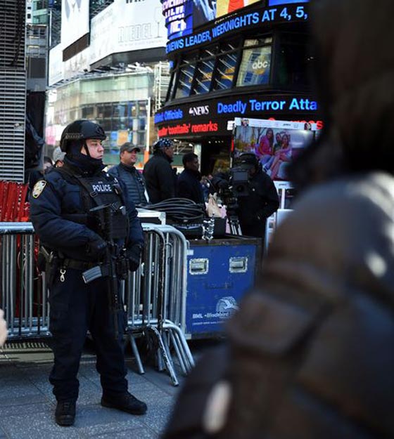 اللاجئون والارهابيون يزيدون شركات الامن في اوروبا صورة رقم 2