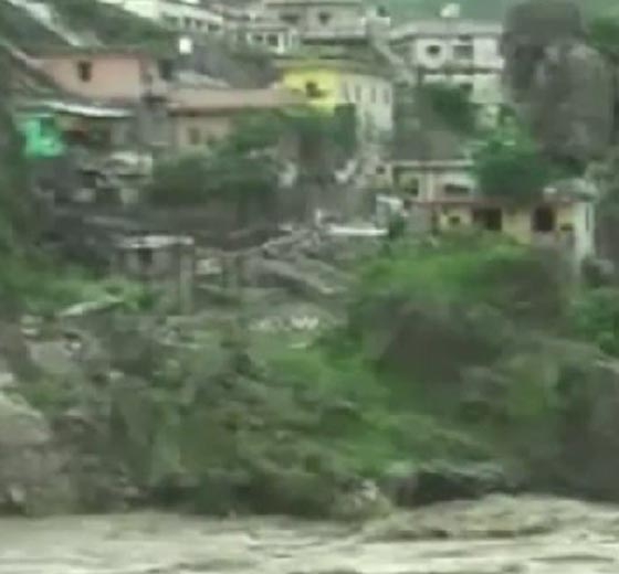 مصرع 25 شخصا وفقدان العشرات في فيضانات شمال الهند صورة رقم 1