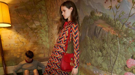  عمدة لندن المسلم يمنع الإعلانات بالبكيني في محطة القطارات  صورة رقم 5