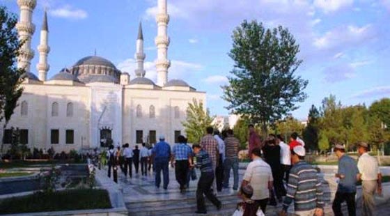 السعودية تعلن تحري الهلال الليلة وتركيا تعلن الثلاثاء اول ايام عيد الفطر صورة رقم 4