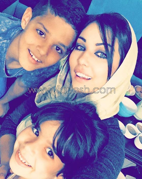 صور ابتسام تسكت بدون مكياج وبالحجاب تفضح لون عينيها الحقيقي صورة رقم 5