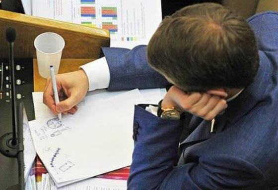 البرلمان الروسي يضج بالعلاقات المشبوهة والاثارة والايحاءات.. صور صورة رقم 7