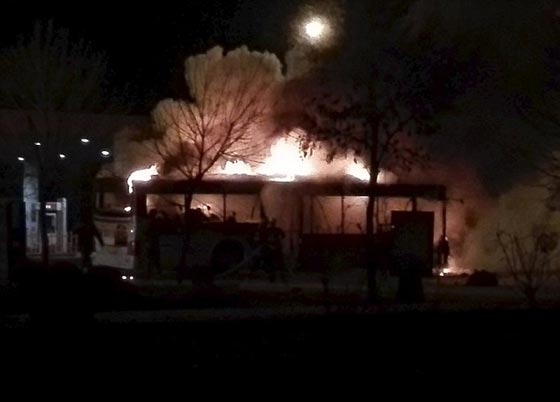 الاعدام لمتعهد بناء اشعل النار في حافلة وقتل 18 شخصا بسبب دين صورة رقم 3