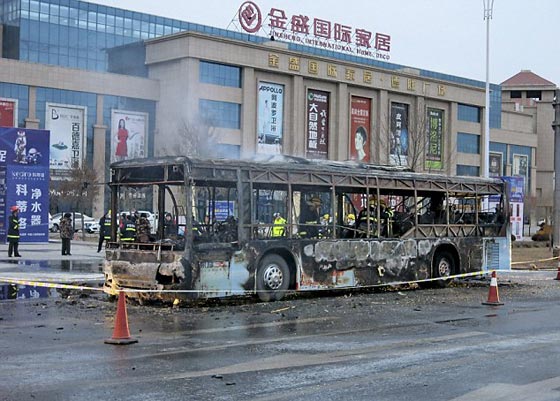 الاعدام لمتعهد بناء اشعل النار في حافلة وقتل 18 شخصا بسبب دين صورة رقم 6