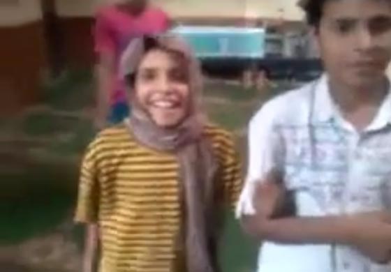 فيديو لاربعة صبية يلهون بغلاظة داخل مسجد يثير الاستياء والغضب صورة رقم 3