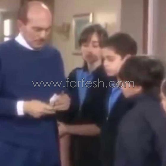 الطفلة الجميلة ابنة الـ15 ضمها ونيس الى احفاده واحتضنها الزعيم  صورة رقم 5