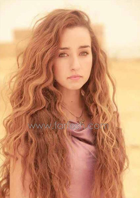 الطفلة الجميلة ابنة الـ15 ضمها ونيس الى احفاده واحتضنها الزعيم  صورة رقم 12