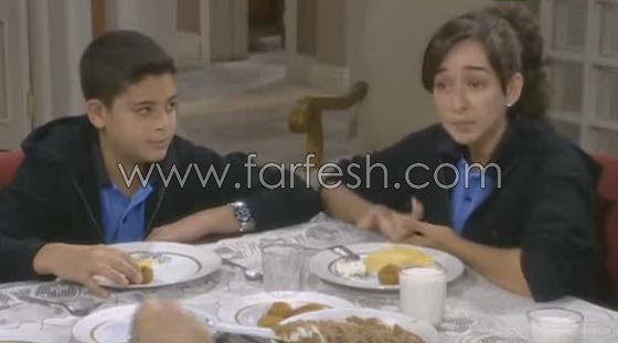 الطفلة الجميلة ابنة الـ15 ضمها ونيس الى احفاده واحتضنها الزعيم  صورة رقم 4